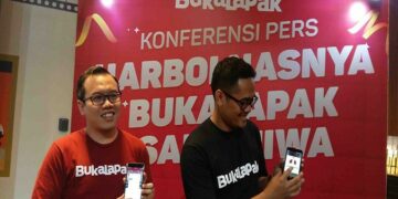 Orang Indonesia Berbelanja di Waktu Kerja