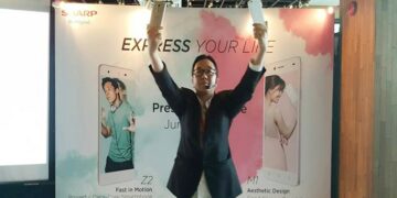 Sharp Incar Kawula Muda Lewat Smarphone Z2 dan M1