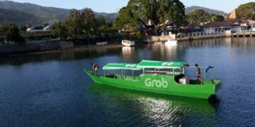 Grab Donasikan Perahu Bagi Guru di NTT