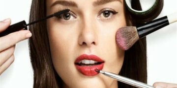 makeup artist
