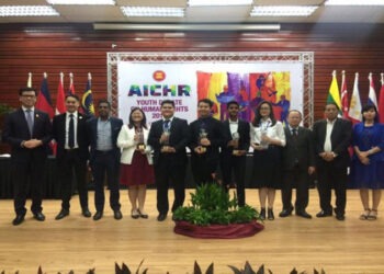 Mahasiswi UI Menang Debat HAM ASEAN