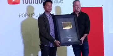 Bayu Skak Raih Gold Play Button Berkat Konten Khas