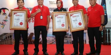 Telkom Serahkan Apresiasi Smart City Readiness 2017  kepada 52 Pemerintah Daerah di Seluruh Indonesia