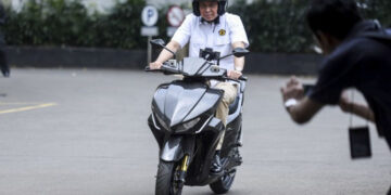 Motor Listrik Gesit Dijajal Sejumlah Menteri