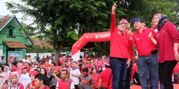 Telkomsel Gelar Jalan Sehat Bernuansa Digital