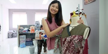 Patricia Andriani Halim : Jadikan Batik Sebagai Busana Kekinian