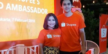 Tips Belanja Online ala Prilly Latuconsina dan Maxime Bouttier