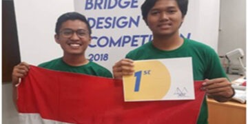 Tim Fakultas Teknik UI Juarai Bridge Design Competition di Singapura.
