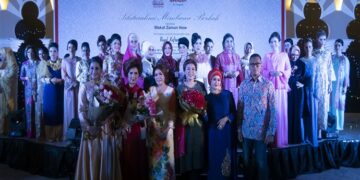 Amy Atmanto Pamerkan Busana Kaftan