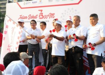 Keluarga Besar BUMN dan Ribuan Warga DKI Jakarta Ikuti Jalan Sehat 7.300 meter
