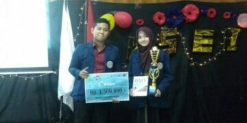 Delegasi UNAIR Juara di Kompetisi Penulisan Sharia Innovation
