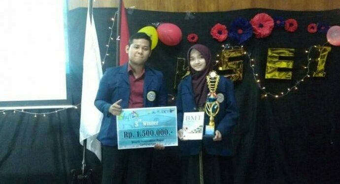Delegasi UNAIR Juara di Kompetisi Penulisan Sharia Innovation