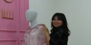 Della Mertha Ananta : Fokus Rancang Gaun Pesta untuk Anak Muda