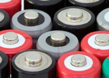 LIPI Kembangkan Komponen Baterai Lithium dari Tempurung Kelapa