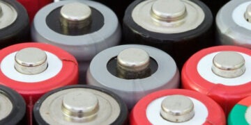 LIPI Kembangkan Komponen Baterai Lithium dari Tempurung Kelapa