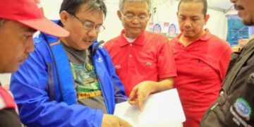 Telkom Salurkan Bantuan di Lokasi Bencana Tsunami Banten