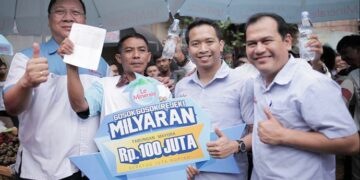 Le Minerale Apresiasi Pedagang Dengan Hadiah