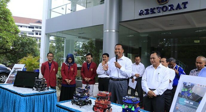 Tim Robotik UMM Jawara Kontes Robot di AS