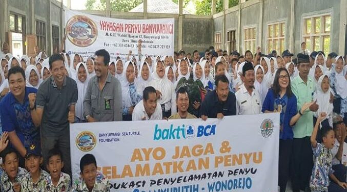 BCA Gelar Edukasi Konservasi Penyu Untuk Pelajar di Banyuwangi