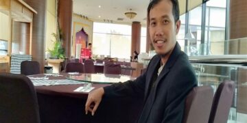 Elang Yudantoro : Dari Guru, Banting Stir dan Sukses Jadi Penjual Sandal
