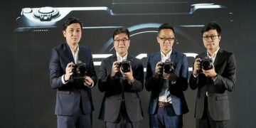 Kamera Fujifilm GFX100 Dengan Sensor 102MP