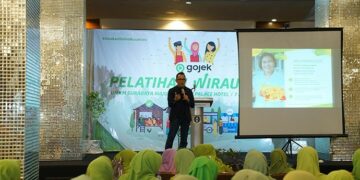 Gojek Latih Ratusan Muslimat NU Surabaya Jadi Pengusaha