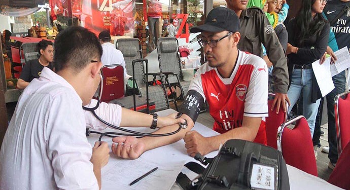 J&T Gandeng Arsenal Indonesia Supporter Gelar Donor Darah di 66 Kota