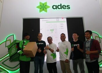 Kolaborasi Ades dan Gojek Untuk Lingkungan Bebas Sampah Plastik