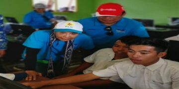 Peran Aktif Telkom dalam Sinergi BUMN di NTT  Menteri BUMN Serahkan Bantuan Broadband Learning Center dan Sambungan Elektrifikasi