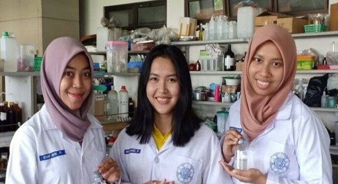 Ekstrak Wortel dan VCO Bisa Atasi KVA Mata