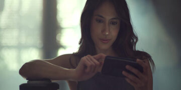 Serunya Pevita Pearce Berakting Laga di Video Timo Tjahjanto