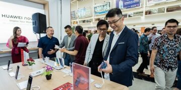 Huawei Hadirkan Pengalaman Jajal Produk Baru di Toko Offline