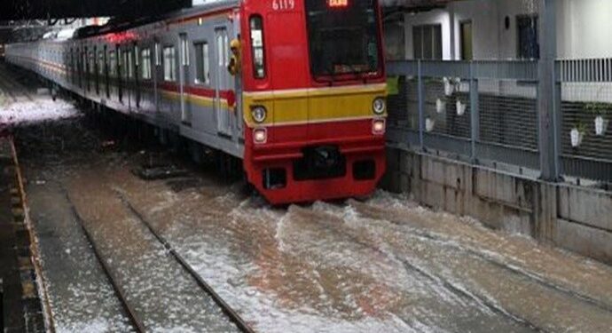 Banjir Jakarta Awal 2020: Bisnis dan Logistik Lumpuh