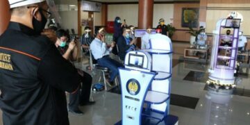 Robot KECE, Bisa Kirim Obat dan Putar Lagu untuk Pasien COVID-19