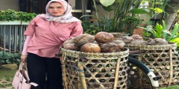 Suryaningsih Erdinata : Resto Kulinernya Gulung Tikar, Malah Sukses Jualan Secara Online