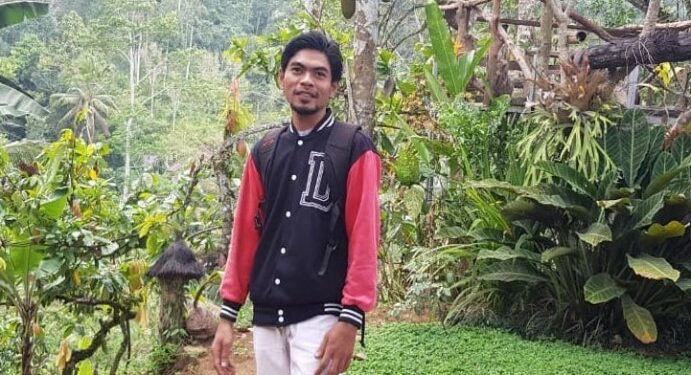 Putu Hermawan : Melestarikan Lingkungan Dengan Menjadikan Sampah Bernilai Jual
