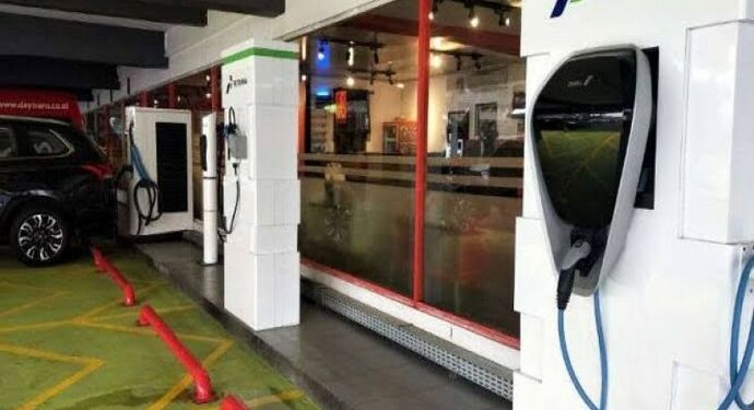 Pertamina x Gojek Bikin Pilot Commercial untuk Kendaraan Listrik