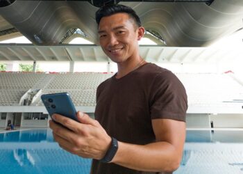 OPPO Tim Renang