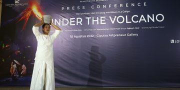 Pertunjukan teater Under the Volcano