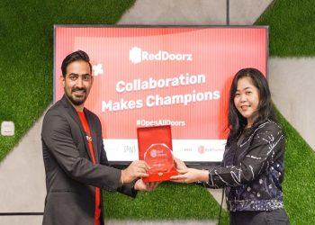 Reddoorz dan tiket.com
