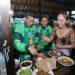 Sandiaga di Warung Nasi Ayam Bu Oki Bali