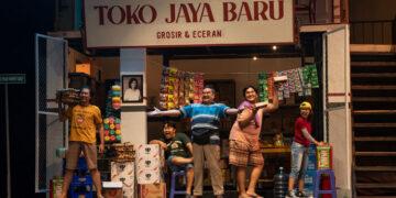 Teater Musikal Cek Toko Sebelah