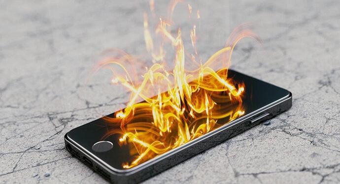 Ponsel terbakar