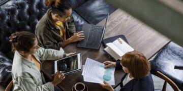 Lenovo Hadirkan Laptop ThinkPad dan IdeaPad Dengan Pengalaman AI