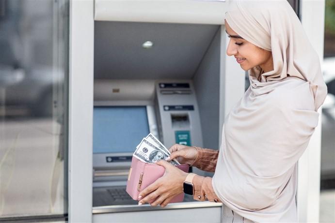 penarikan uang di ATM di luar negeri