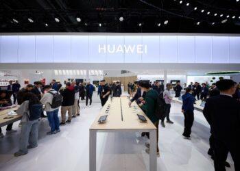 Huawei Fokus Produk Berorientasi Mode Terkini Berteknologi Tinggi di Tahun 2024