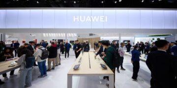 Huawei Fokus Produk Berorientasi Mode Terkini Berteknologi Tinggi di Tahun 2024