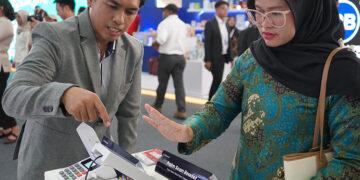Telkomsel Pamerkan Beragam Solusi AI Terkini di KSTI Indonesia 2025