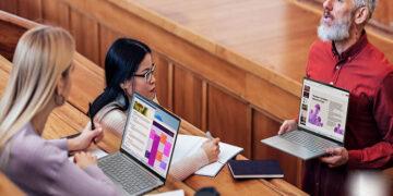 Lenovo Hadirkan Laptop AI-Ready Untuk Pekerja Hybrid