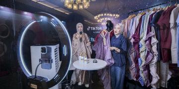 LIVE Host Profesional Jadi Tren Profesi Baru Platform Penjualan Online